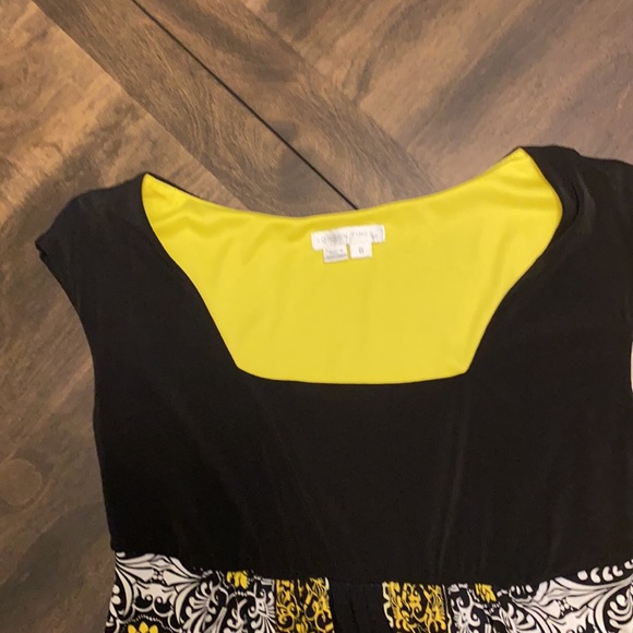 London Time Dress - Picture 9 of 10